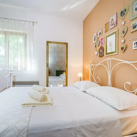 Apartment Cute Shabby Chic Ella